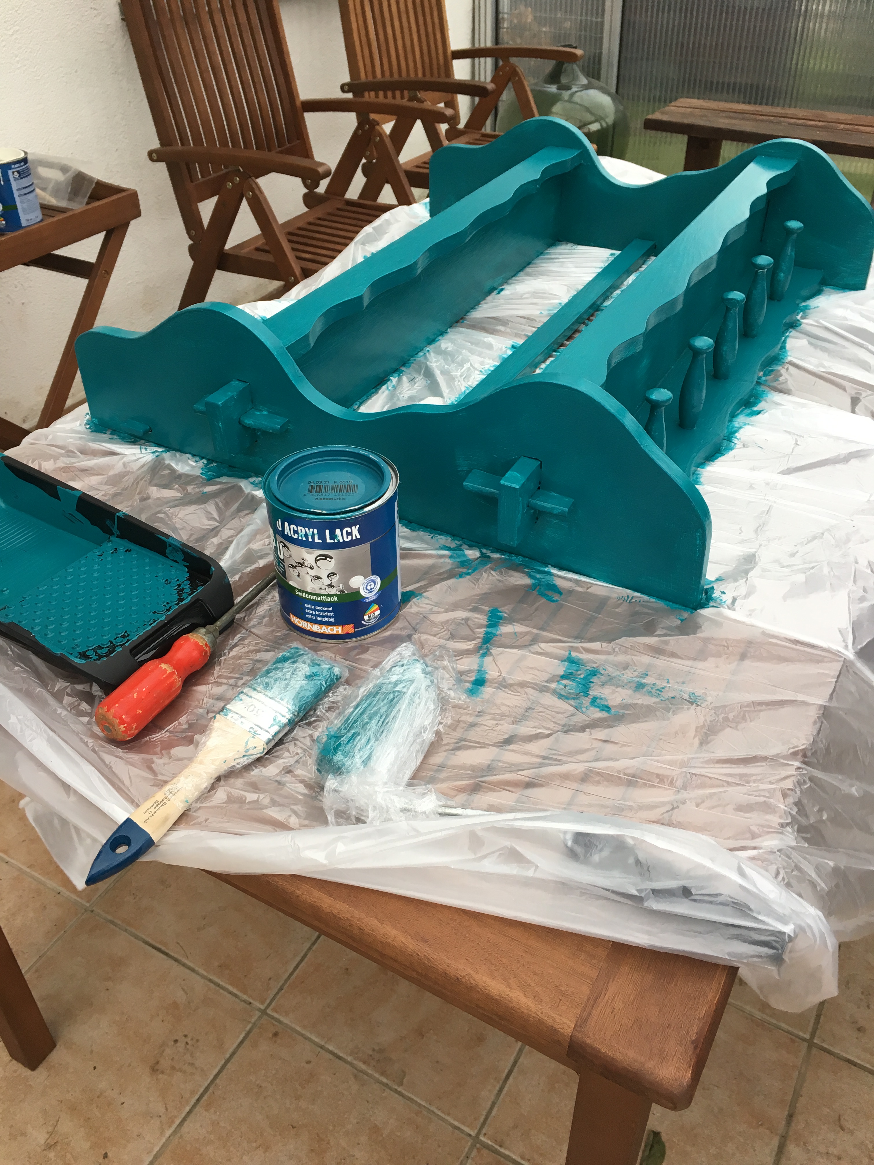 Nach zwei Anstrichen noch etwas fleckig, da muss noch eine Schicht drauf!